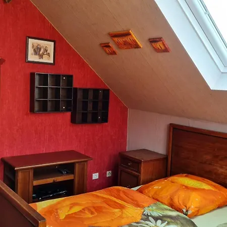 Kapellenstrasse: Unique With Full Kitchens Apartment *