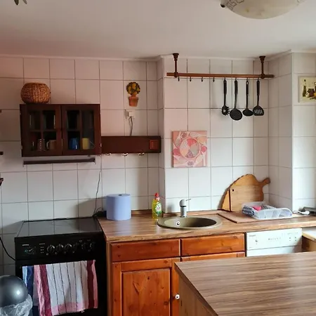 Kapellenstrasse: Unique With Full Kitchens Apartment Erfurt