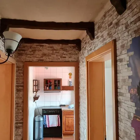 Kapellenstrasse: Unique With Full Kitchens Apartment *
